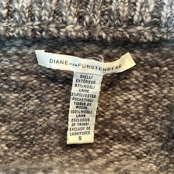 DianevonFurstenberg size S Wool taupe cream color long neck collar zipper front - Picture 2 of 3